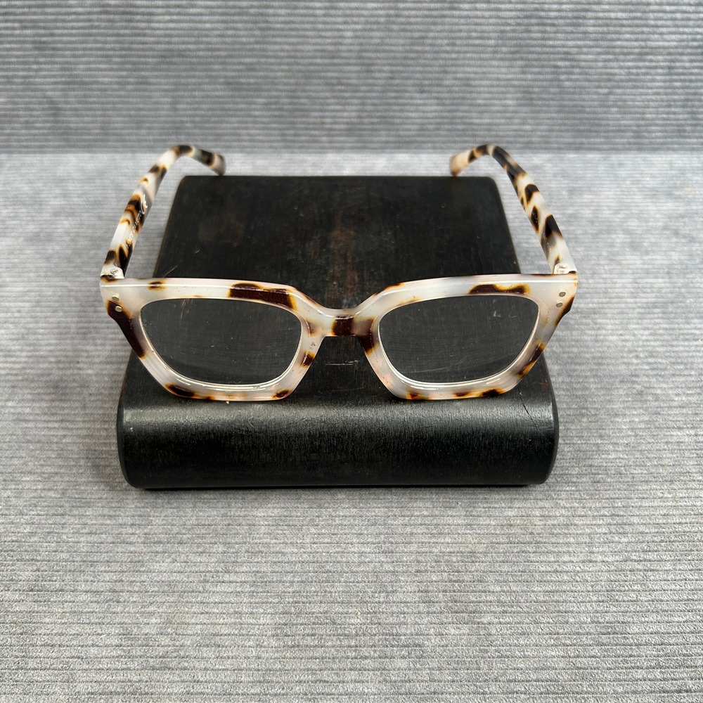 Vince Camuto CVCX0401-C Milky Tortoise Square Reading Y2k Glasses +2.00 Readers